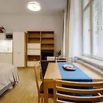Apartment Deluxe In Prime Location *