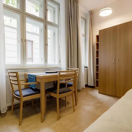Deluxe In Prime Location Apartment Prag